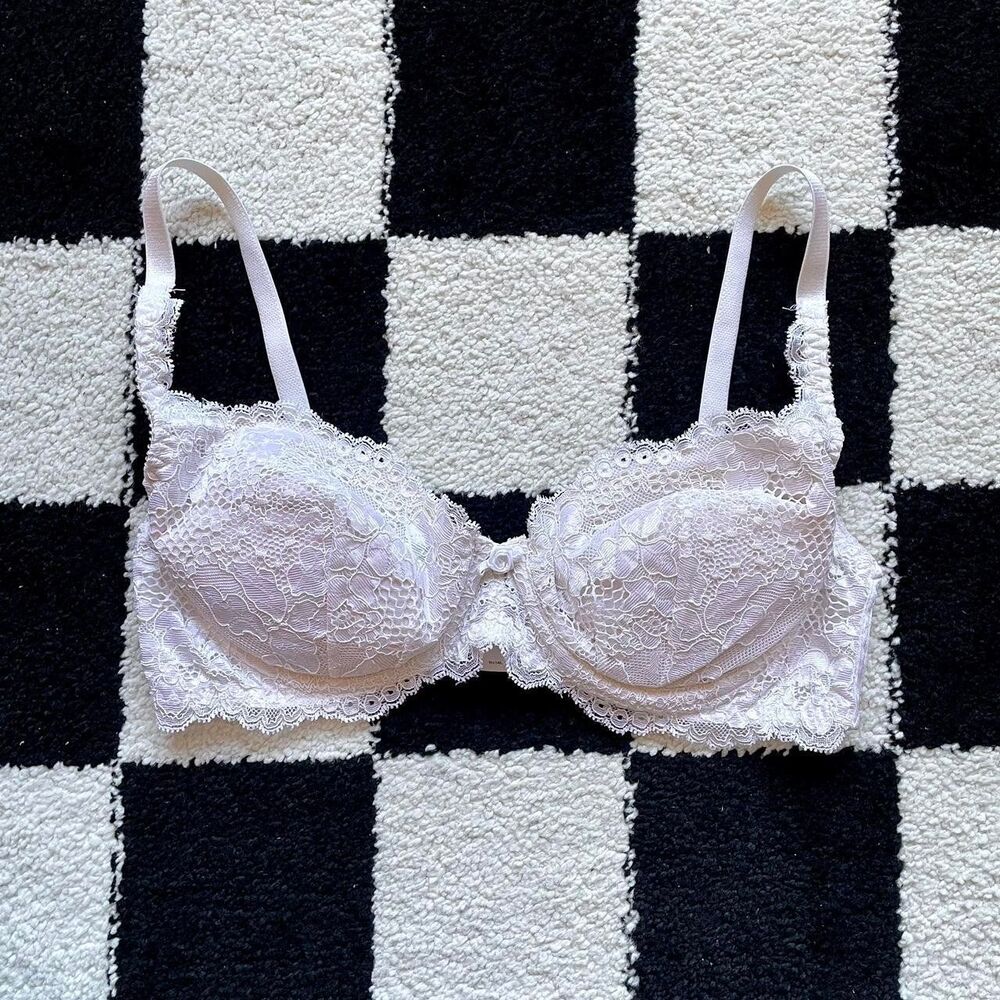 Vintage Victoria’s Secret White Lace Bra 34C